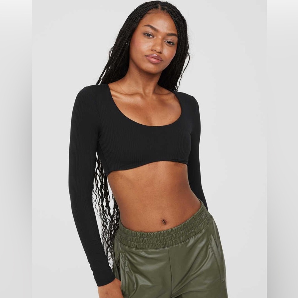 New Offline By Aerie Real Me super cropped long sleeve bra top Size M